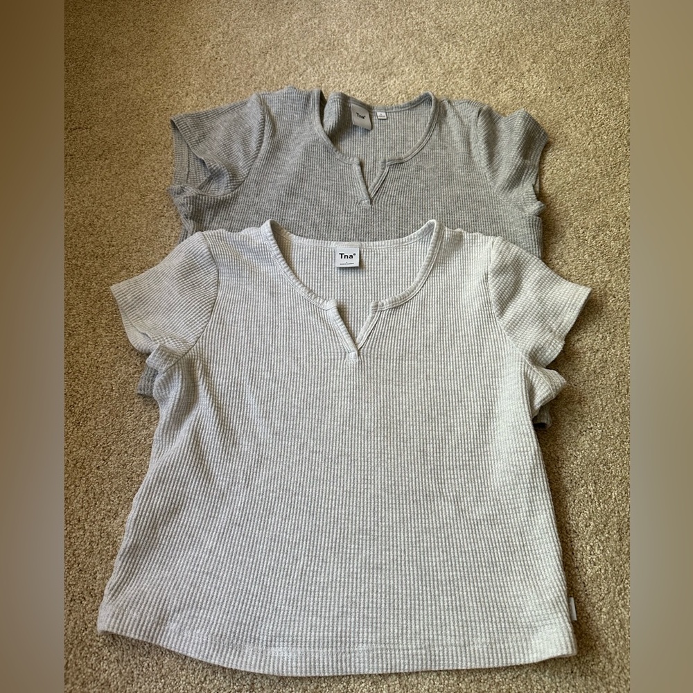 Aritzia TNA Ribbed Short Sleeve Henley Tee — Light Gray & Heather Gray